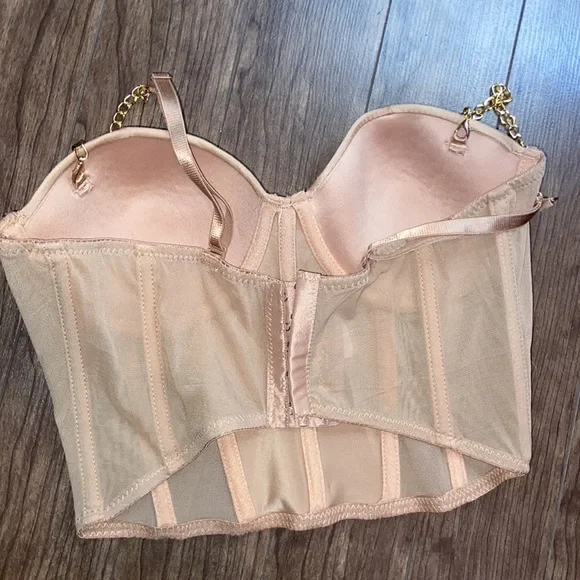 Tops - Picture 4 of 5